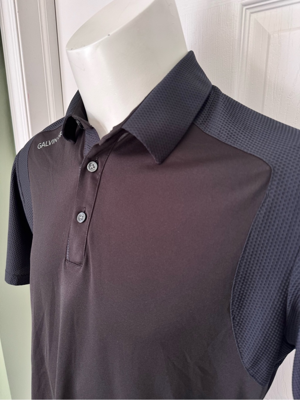 Men’s Galvin Green Premium Textured Short Sleeve Golf Polo Size Large Like New